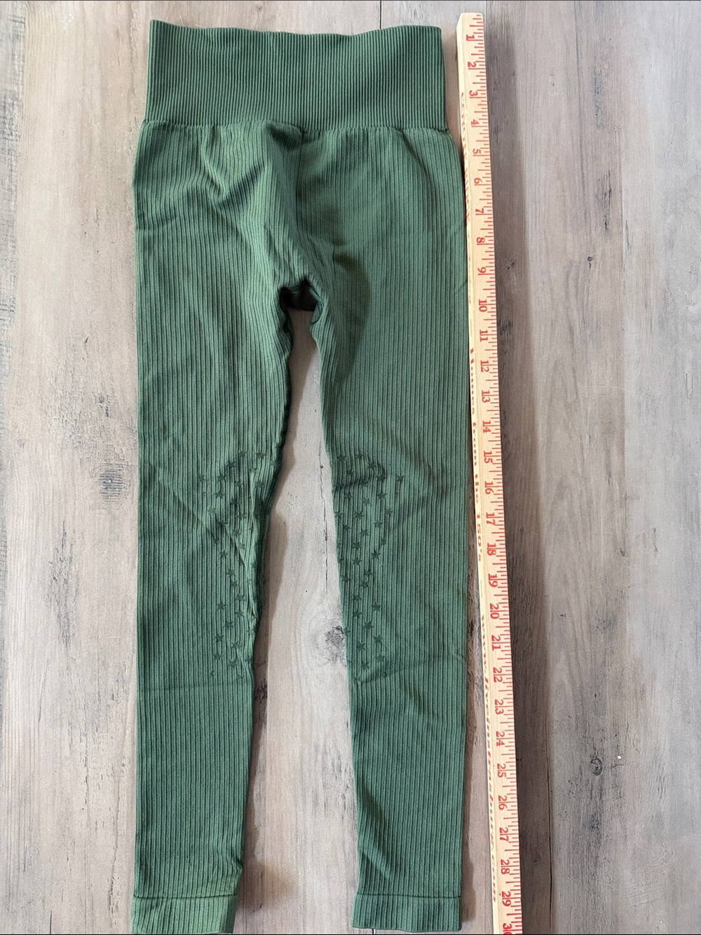 Women’s XS/S Ribbed Olive Green with Stars on the knees Leggings never worn